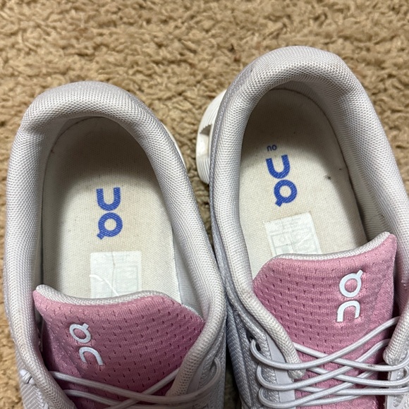 On Running 6 Mesh White and Pink Sneakers 9.5 - Picture 4 of 5